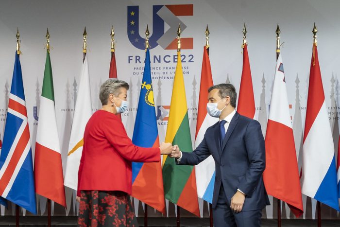 Pacte sur la migration et l’asile: des avancées en demi-teinte sous la présidence française du Conseil de l’Union européenne - Vues d'Europe
