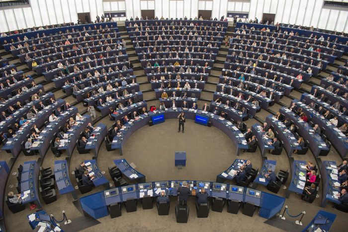 Réforme de l'asile dans l'UE : le Parlement adopte ses positions ; le Conseil entre en terrain inconnu. - Vues d'Europe